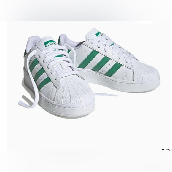 BNWT Adidas Superstar XLG women Shoes – Size 8.5 US – White & Green - Picture 3 of 16